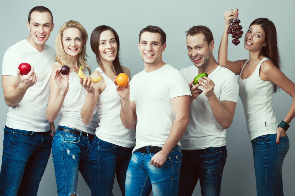 6 junge vegan lebende Personen.
